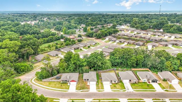 840 Highgarden Circle, Noble, OK 73068