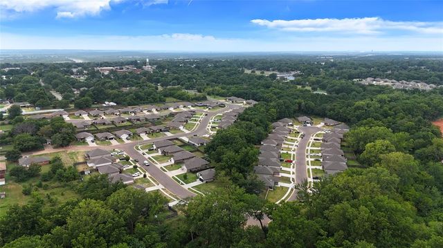 840 Highgarden Circle, Noble, OK 73068