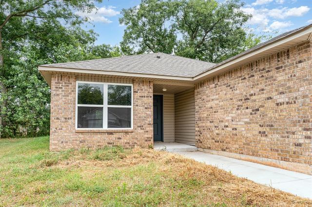 840 Highgarden Circle, Noble, OK 73068