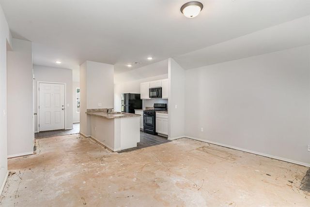 840 Highgarden Circle, Noble, OK 73068