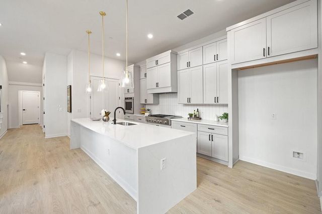 4214 Endurance WAY, Austin, TX 78731