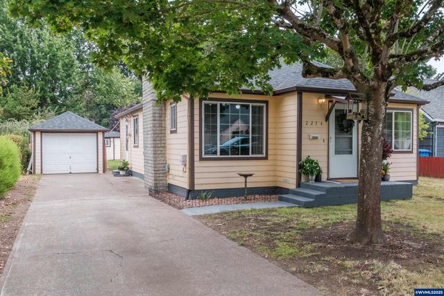 2274 32nd Av NE, Salem, OR 97301