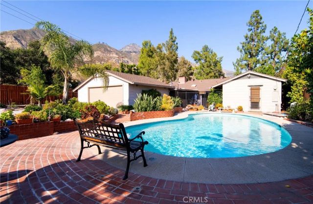 2201 Roosevelt Avenue, Altadena, CA 91001
