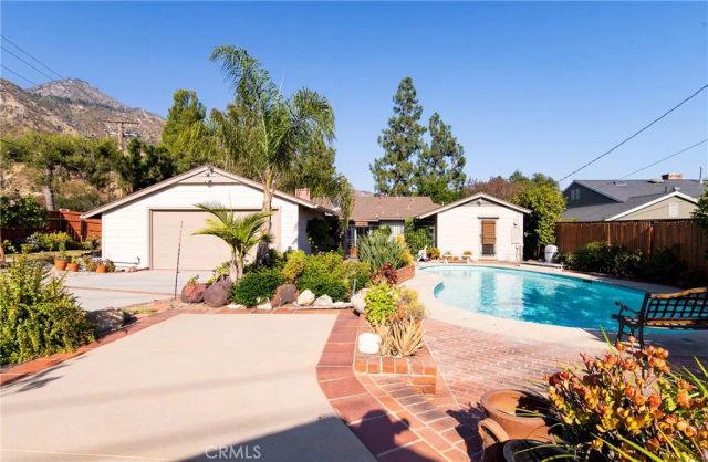 2201 Roosevelt Avenue, Altadena, CA 91001
