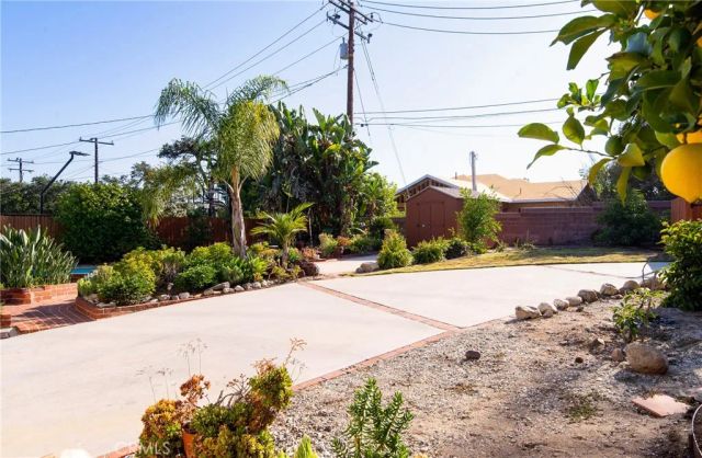 2201 Roosevelt Avenue, Altadena, CA 91001