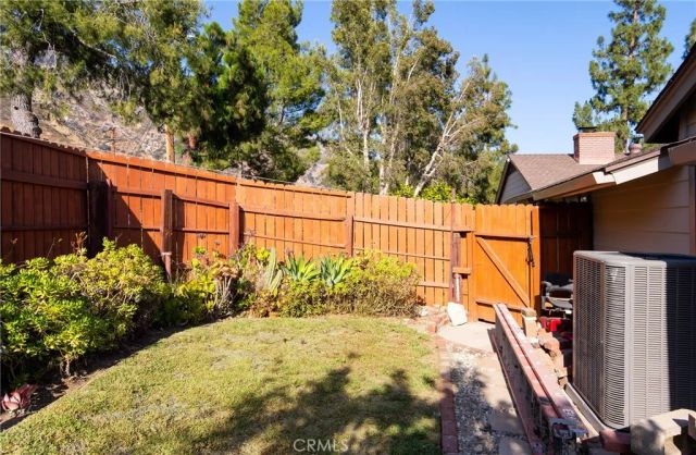 2201 Roosevelt Avenue, Altadena, CA 91001