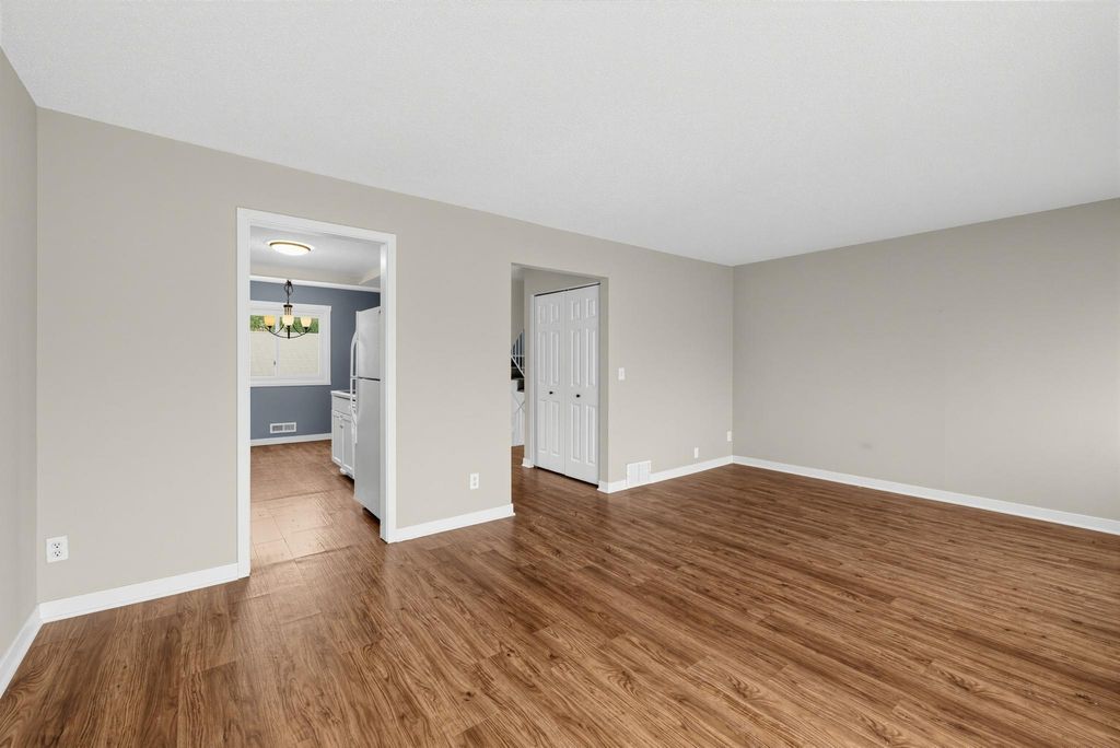 7509 Whitney Drive, Apple Valley, MN 55124 — photo 4