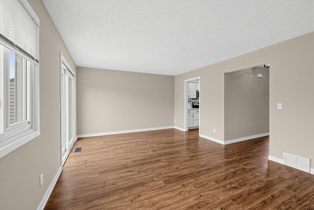 7509 Whitney Drive, Apple Valley, MN 55124 — photo 5