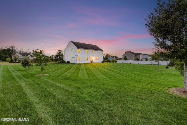 10 Gina Drive, Allentown, NJ 08501