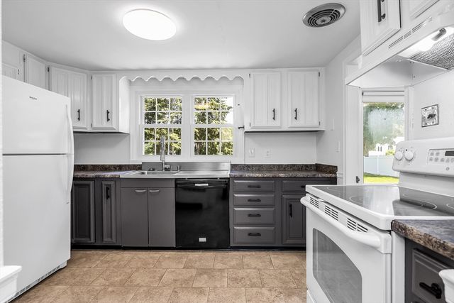 370 Main St, Holden, MA 01520