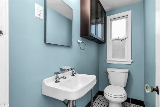 370 Main St, Holden, MA 01520