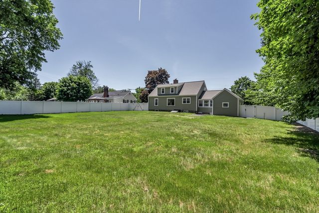 370 Main St, Holden, MA 01520