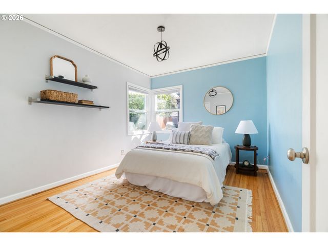 6716 N COMMERCIAL Ave, Portland, OR 97217