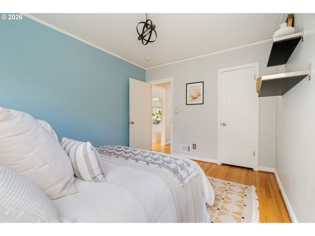 6716 N COMMERCIAL Ave, Portland, OR 97217