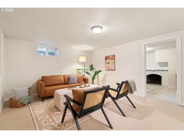 6716 N COMMERCIAL Ave, Portland, OR 97217