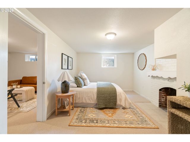 6716 N COMMERCIAL Ave, Portland, OR 97217