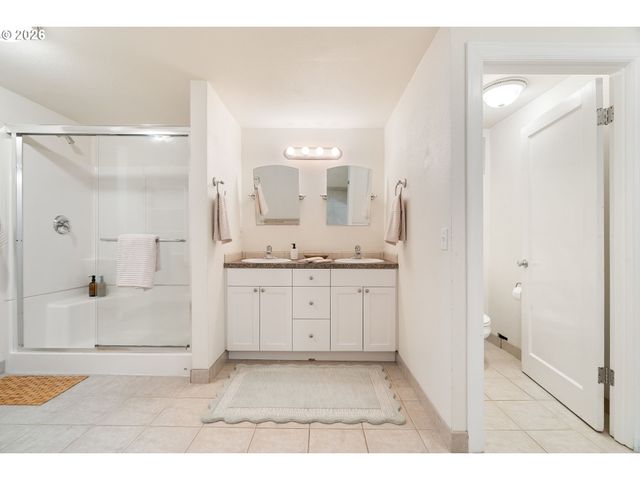 6716 N COMMERCIAL Ave, Portland, OR 97217