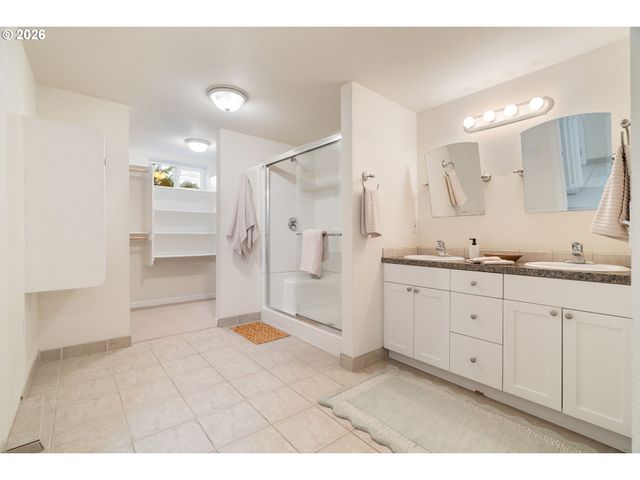 6716 N COMMERCIAL Ave, Portland, OR 97217