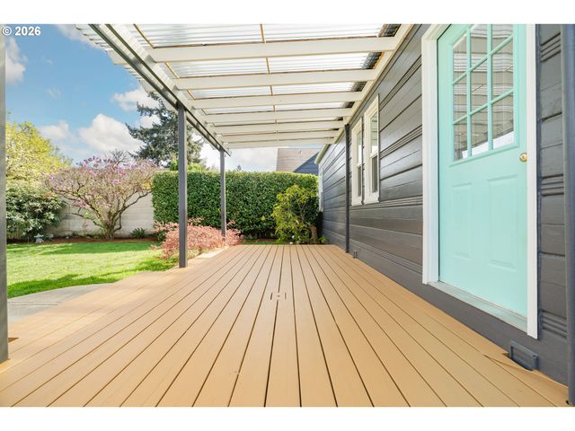 6716 N COMMERCIAL Ave, Portland, OR 97217