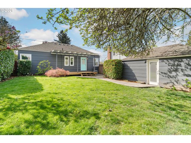 6716 N COMMERCIAL Ave, Portland, OR 97217