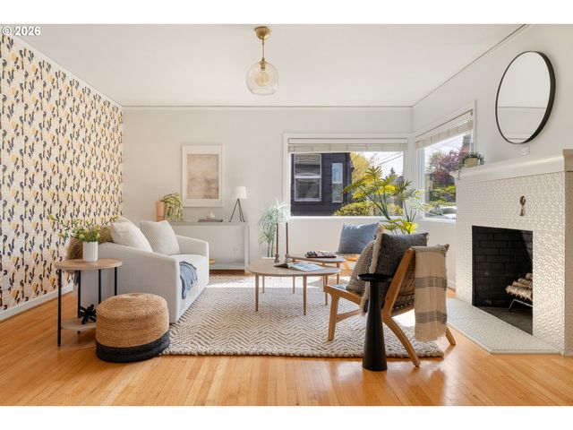 6716 N COMMERCIAL Ave, Portland, OR 97217