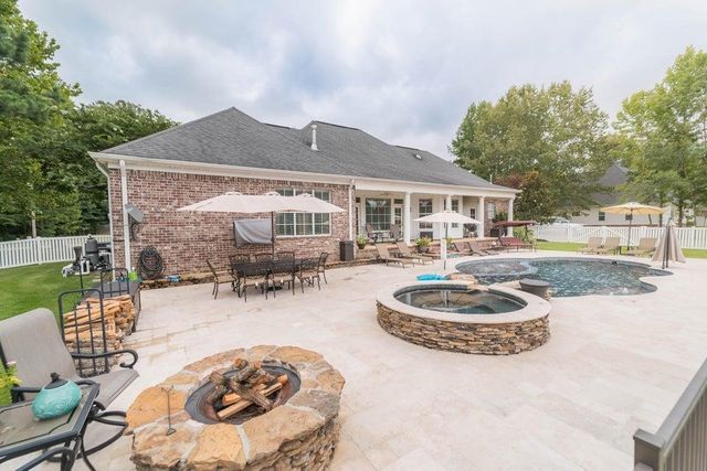 3285 SHADOWOOD LN, Corinth, MS 38834