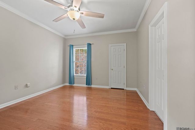 8226 Oakbrook Dr, Baton Rouge, LA 70810