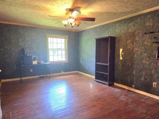 2210 Woodburn Hay Rd, Hopkinsville, KY 42240