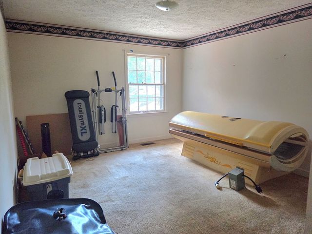 2210 Woodburn Hay Rd, Hopkinsville, KY 42240