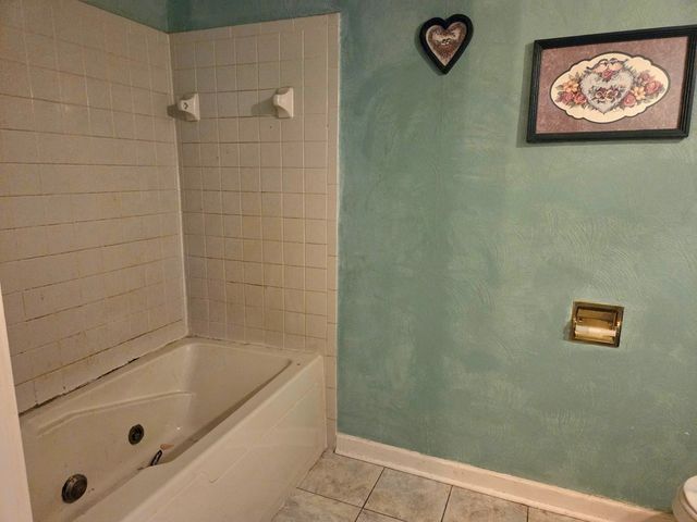 2210 Woodburn Hay Rd, Hopkinsville, KY 42240