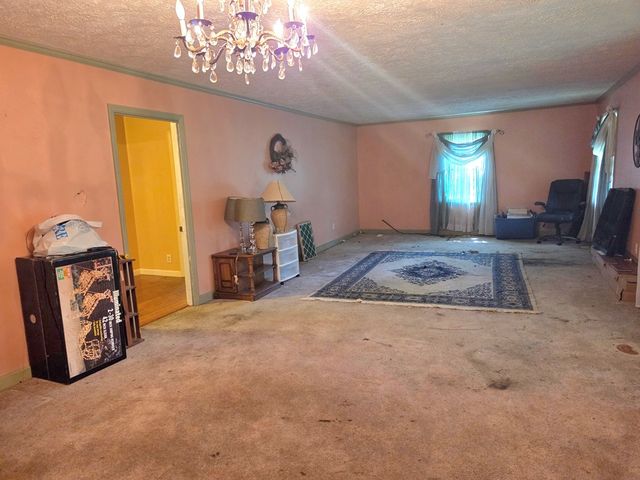 2210 Woodburn Hay Rd, Hopkinsville, KY 42240