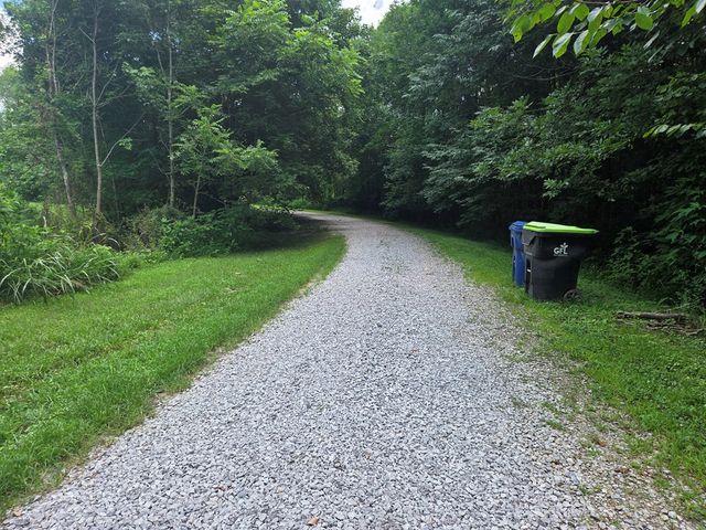 2210 Woodburn Hay Rd, Hopkinsville, KY 42240