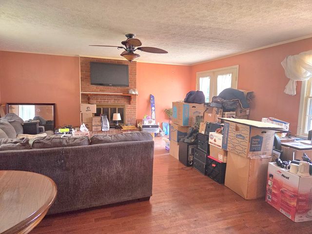 2210 Woodburn Hay Rd, Hopkinsville, KY 42240