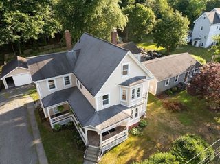13 Arlington St, Middleboro, MA 02346