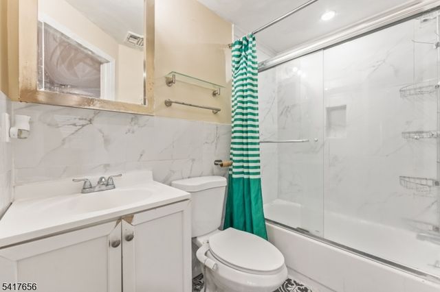 3 Sisco Pl, Clifton City, NJ 07011