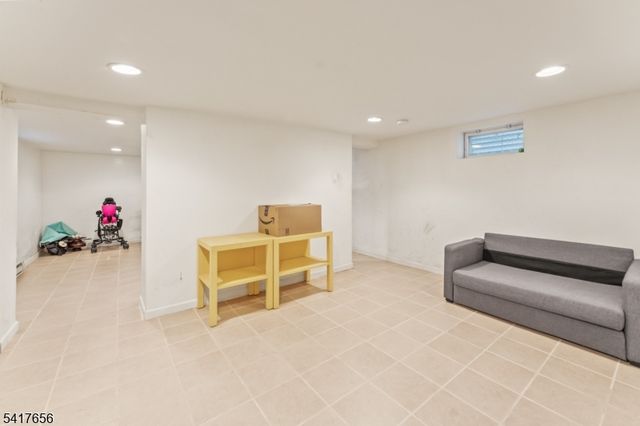 3 Sisco Pl, Clifton City, NJ 07011