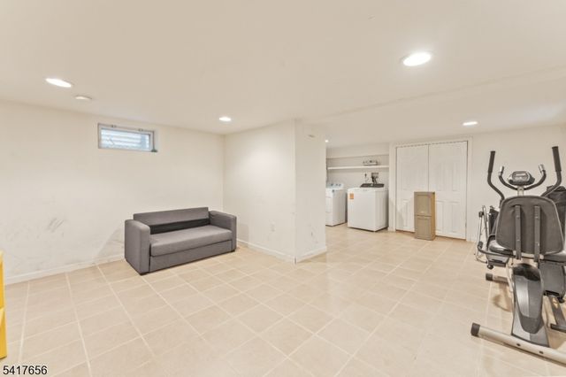 3 Sisco Pl, Clifton City, NJ 07011