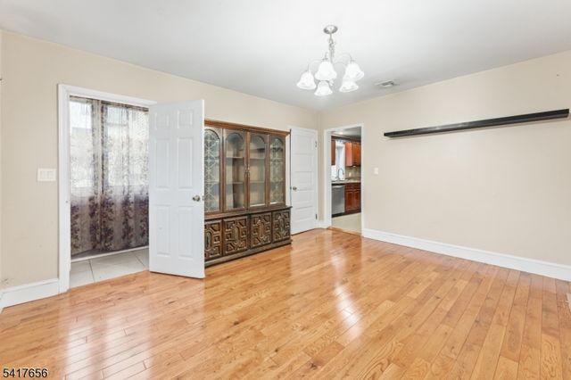 3 Sisco Pl, Clifton City, NJ 07011