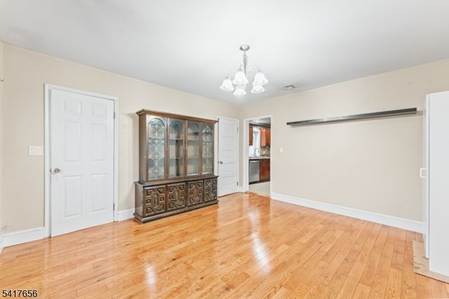 3 Sisco Pl, Clifton City, NJ 07011