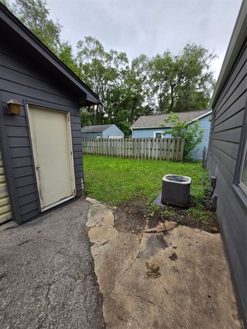 2621 Columbia Street, Des Moines, IA 50313