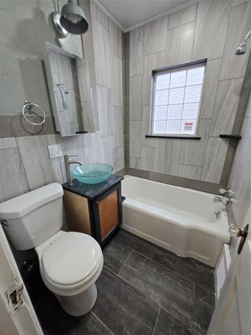 2621 Columbia Street, Des Moines, IA 50313