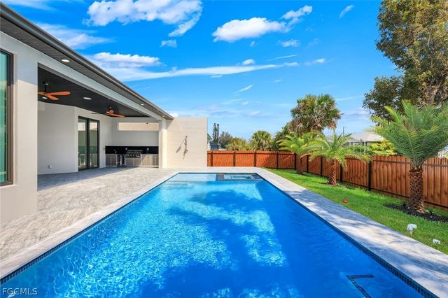 3606 SW 3rd ST, Cape Coral, FL 33991