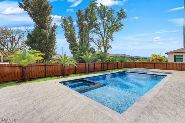 3606 SW 3rd ST, Cape Coral, FL 33991