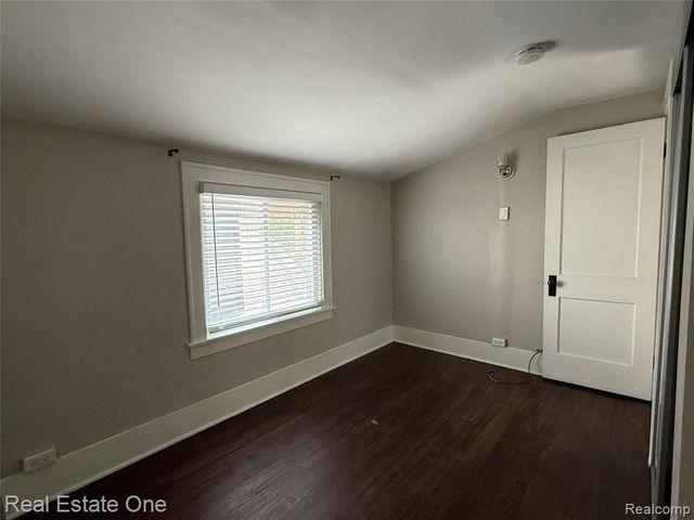 264 E Woodland Street, Ferndale, MI 48220
