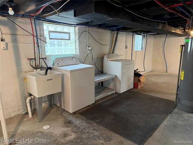 264 E Woodland Street, Ferndale, MI 48220