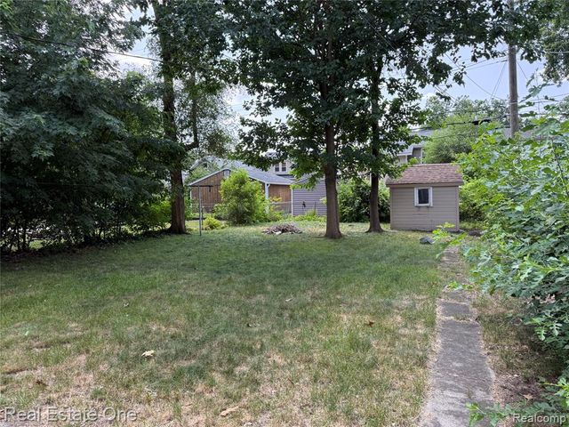 264 E Woodland Street, Ferndale, MI 48220