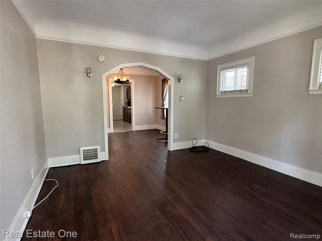 264 E Woodland Street, Ferndale, MI 48220