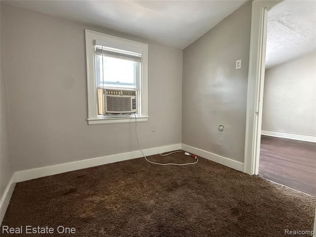 264 E Woodland Street, Ferndale, MI 48220