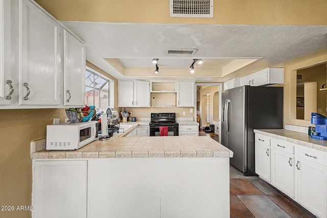 562 E HACKAMORE Street, Mesa, AZ 85203