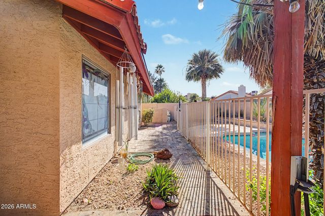 562 E HACKAMORE Street, Mesa, AZ 85203